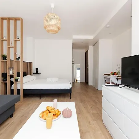 Апартаменты Upstays 28m2 Balcony Ac *