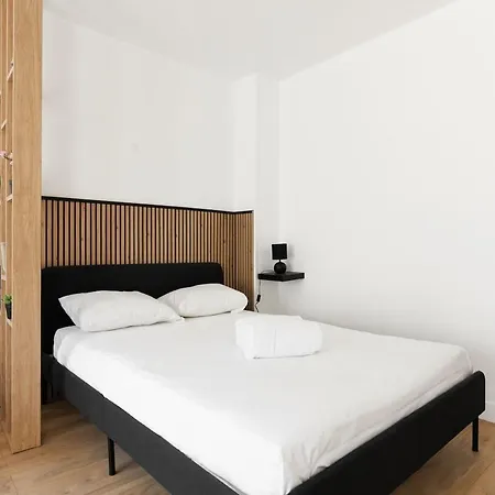 Апартаменты Upstays 28m2 Balcony Ac *